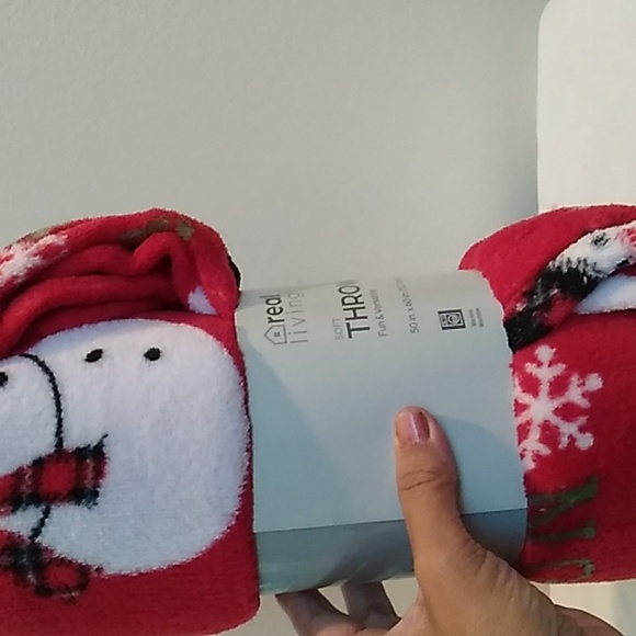 B- BUY NOW-  NWT real living Soft Throw - Picture 8 of 8